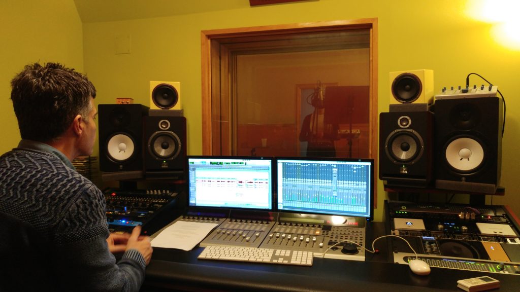 Javier Catalá produciendo en Estudio