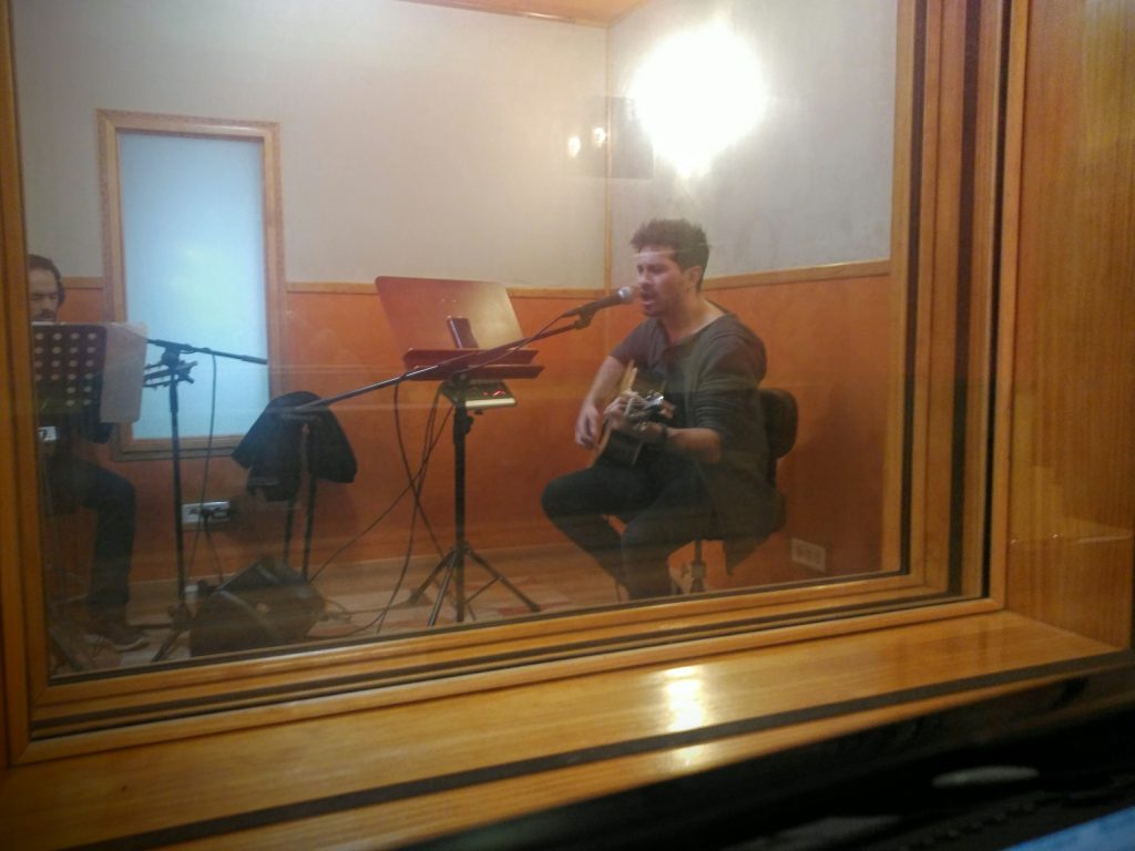 David de María grabando en estudio